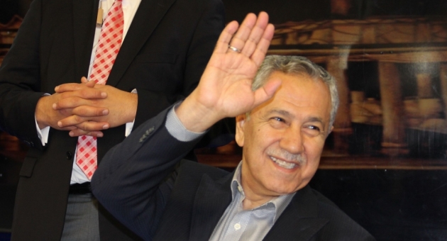 Arınç'tan Bahçeli'ye 'Hayır' Üzerinden 'Bekarlık' Göndermesi