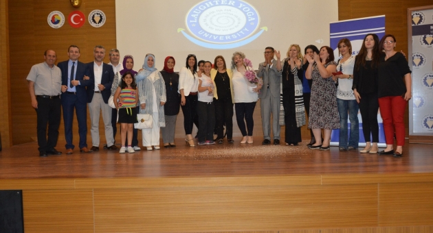 Kahkaha Atmayı Öğrendiler