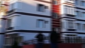 MANİSA'DA BİR APARTMAN DAHA KARANTİNAYA ALINDI