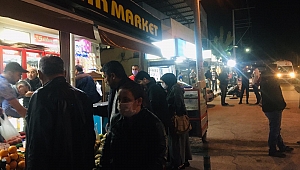 MANİSA'DA VATANDAŞLAR MARKETLERİN ÖNÜNDE SIRAYA GİRDİ 