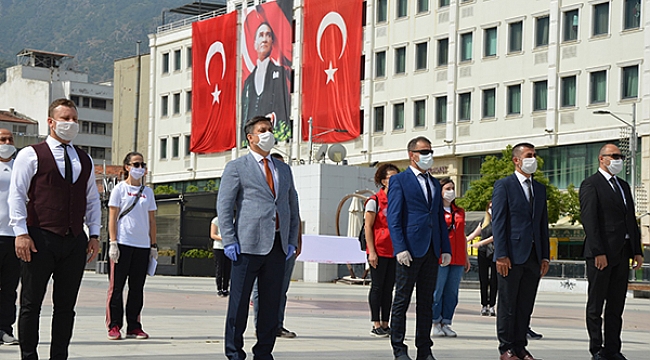 KORONAVİRÜS ÖNLEMLERİ ALTINDA RESMİ TÖREN...