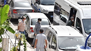 MANİSA'DA HAREKETLİLİ ANLAR: ONUNLA TEMASA GEÇENLER KARANTİNAYA ALINDI