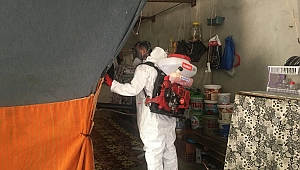 Mevsimlik işçilerin konaklama yerlerinde dezenfekte çalışması