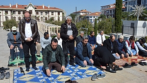 CAMİLERDE BEŞ VAKİT CEMAATLE NAMAZ KILINACAK