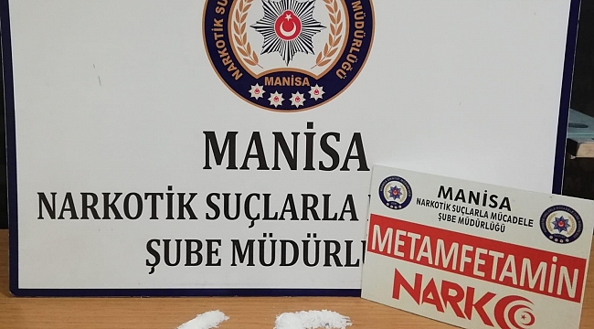 UYUŞTURUCU TAŞIYAN ARAÇTAKİ 3 KİŞİ TUTUKLANDI