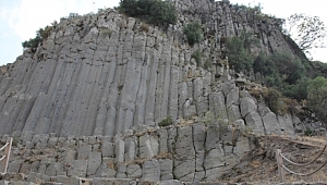 Manisa'da binlerce yıl öncesine ait lav akıntısı izleri