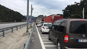 Manisa İzmir yolunda hafta sonu trafik kilit