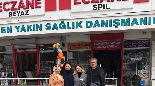 Manisalı iki kardeş, yan yana eczane açtı