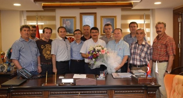Başkan Çelik'e AfyonkarahisarlılardanTeşekkür Ziyareti