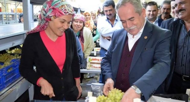 AK Partili Berber, Üzüm İşçileriyle Görüştü