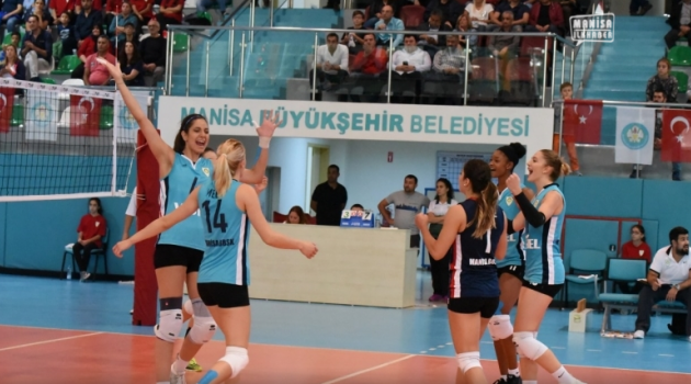 Bayan voleybol takımından başarı