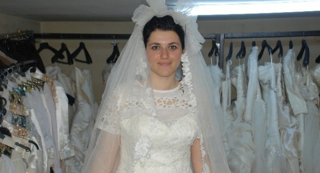Gelinlikler Gönülden Gönüle Derneğinden
