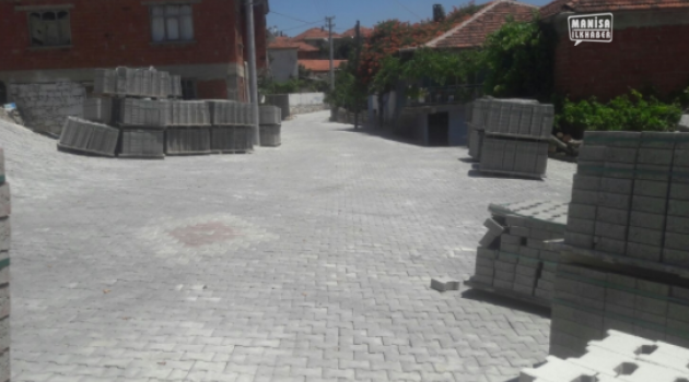 Kırkağaç yolları geliştiriliyor