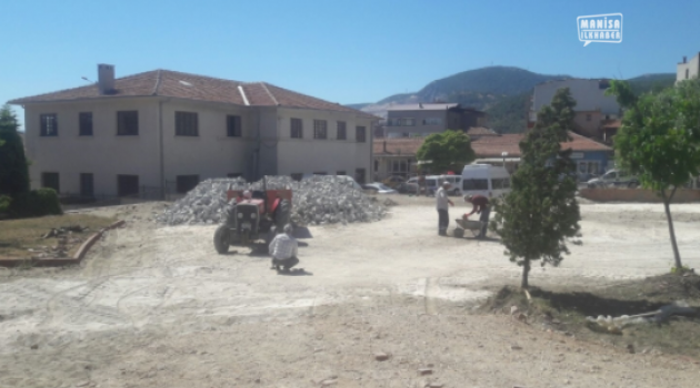 Kırkağaç'ta yeni tören alanı