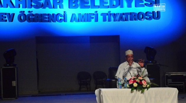 Kur'an-ı Kerim Gecesinde Akhisar Amfi Tiyatro Doldu Taştı