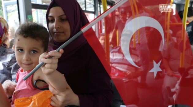 Manisa Türk Bayrağı ile kaplandı