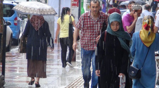 Manisa'yı Serinleten Yaz Yağmuru