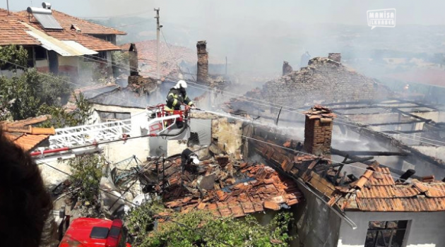 Manisa'da yangın