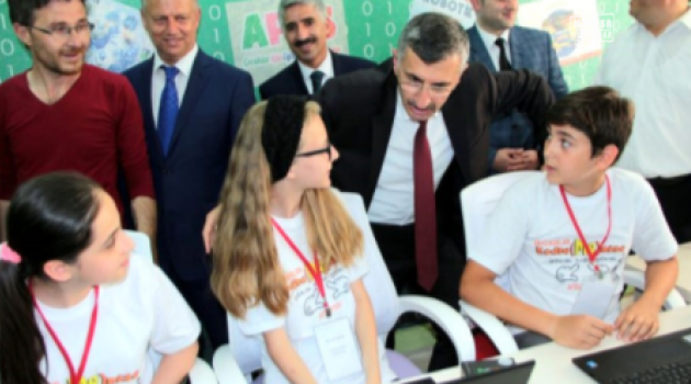 Manisa'da yazılımcılar engelliler için harekete geçti