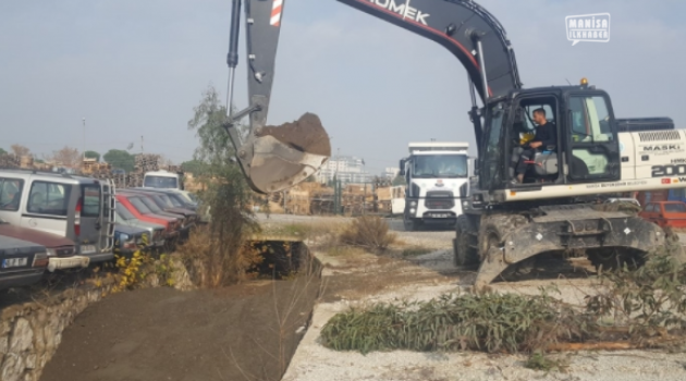 MASKİ dere temizliklerine devam ediyor