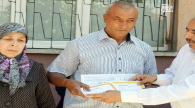 Ölü olarak bulunan Veysel'in karnesi ailesine verildi