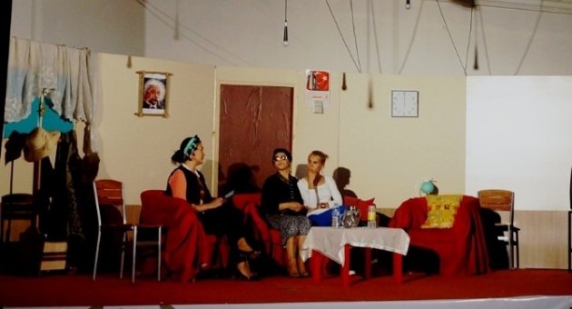 Sarıgöl Sader Derneğinden Tiyatro Gösterimi