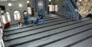 İbadethanelerde Temizlik Çalışması Sürüyor