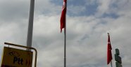 Şanlı Türk Bayrağı Yeniden Dalgalanıyor