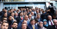 Başbakan Davutoğlu Vatandaşlarla Selfie Yaptı
