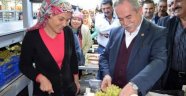 AK Partili Berber, Üzüm İşçileriyle Görüştü