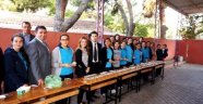 Sarıgöl'de Öğretmenlerden Öğrencilerine Aşure İkramı