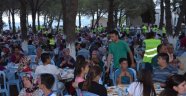 Kadir Gecesi'nde binlerce kişi Yunus Emre'nin Sofrasında buluştu