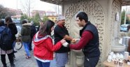 Belediyeden Vatandaşlara Sıcacık Sahlep İkramı