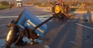 Çarpışmanın Şiddetiyle Traktör Ortadan İkiye Bölündü