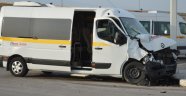 Öğrenci Servisi kaza Yaptı