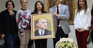 Hünerli Ellerden Başkan Şirin'e En Anlamlı Hediye