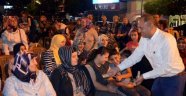 Manisa'da Demokrasi nöbetçilerine üzüm dopingi