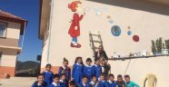 Maçta Tanıştığı Ressam, Okul Duvarlarını Renklendirdi