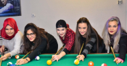 Manisa'da Kızların Bilardo tutkusu